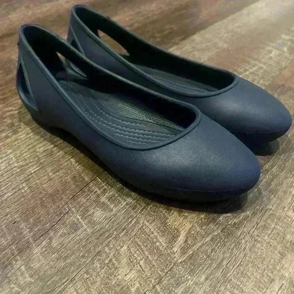 Women’s CROCS “Laura” Slip-On  Cut-Out Ballet Flats Size 5 - Navy blue